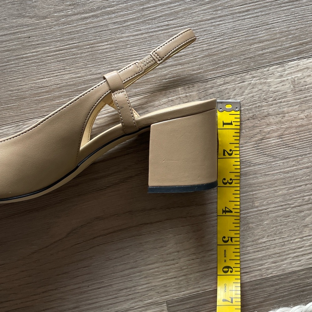 Michael Kors Tan Block Heel Sandals - Picture 10 of 11